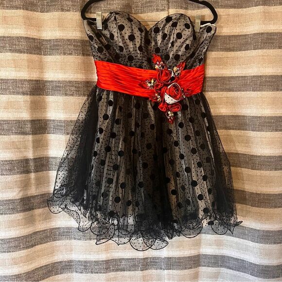 Tony Bowls Black/White Polka Dot With Red Flowers Strapless Mini Dress Size 10 - Picture 1 of 12